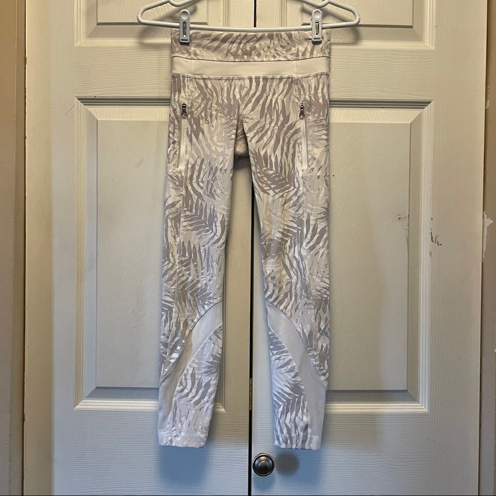 Lululemon Inspire Crop II Palm Camo Leggings Size 2